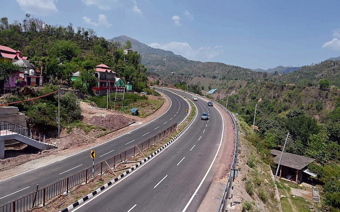 Intelligent traffic management system on Manali National Highway