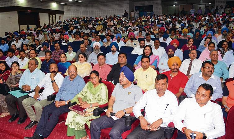 Ludhiana DC instructs school heads to follow ‘Safe Vahan’ norms