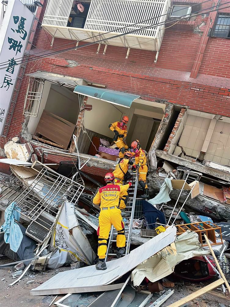 9 killed, 900 hurt in Taiwan’s strongest quake in 25 years