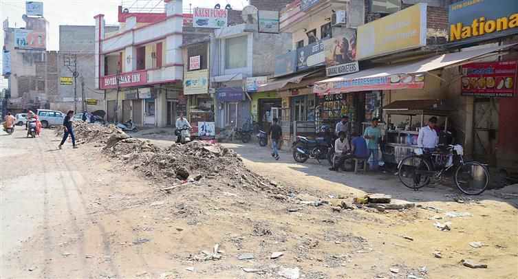 Traders suffer as road repair work faces inordinate delay