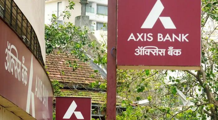 Axis Bank posts Rs 7,129 cr net profit   in March quarter