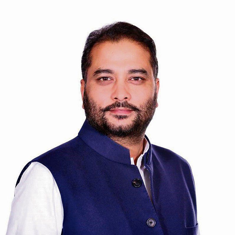 Congress Jalalabad ex-MLA Raminder Awla’s son Jatin campaigns with BJP leaders