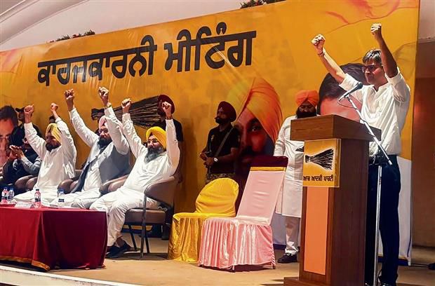 Don’t field party-hopper in Jalandhar constituency, AAP workers tell Sandeep Pathak