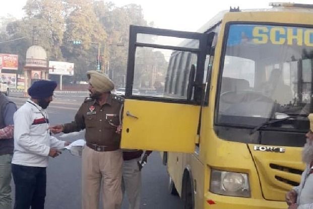 23 school buses challaned, 6 seized in Hoshiarpur