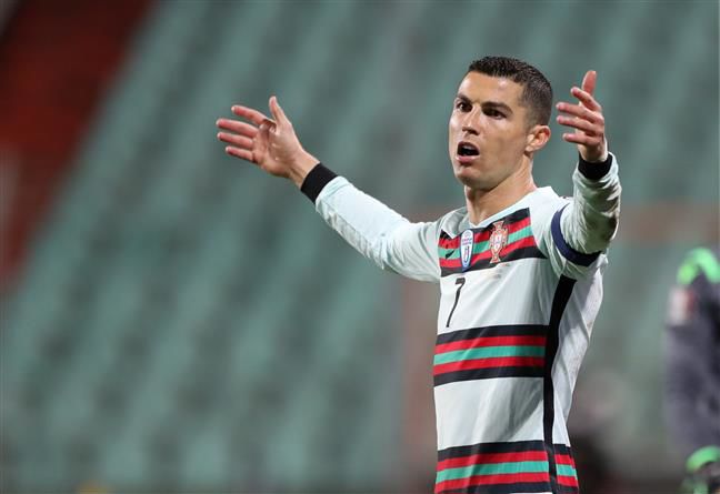 Cristiano Ronaldo faces 2-game ban after red card for elbowing opponent in Saudi Super Cup semi-finals
