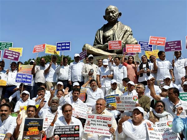 Karnataka CM Siddaramaiah holds dharna protesting Centre’s ‘injustice’ over drought relief