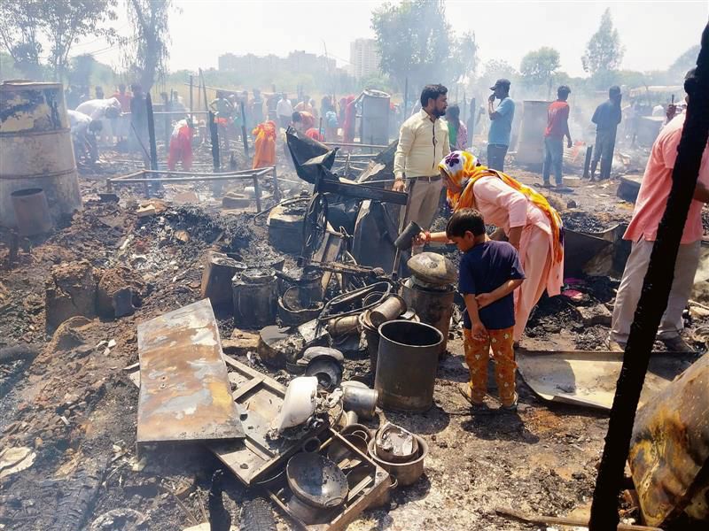 40 shanties destroyed in fire at Mohali, migrants left homeless