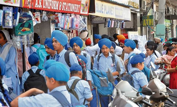 Parents complain about spending more on books, uniforms for kids in pvt schools