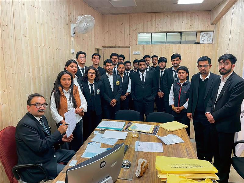 Improve facilities for pupils in Law Dept of Himachal Pradesh University: ABVP