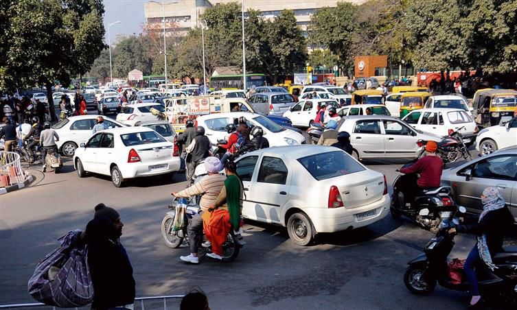 Parents flag traffic congestion outside schools in Sector 26, Chandigarh