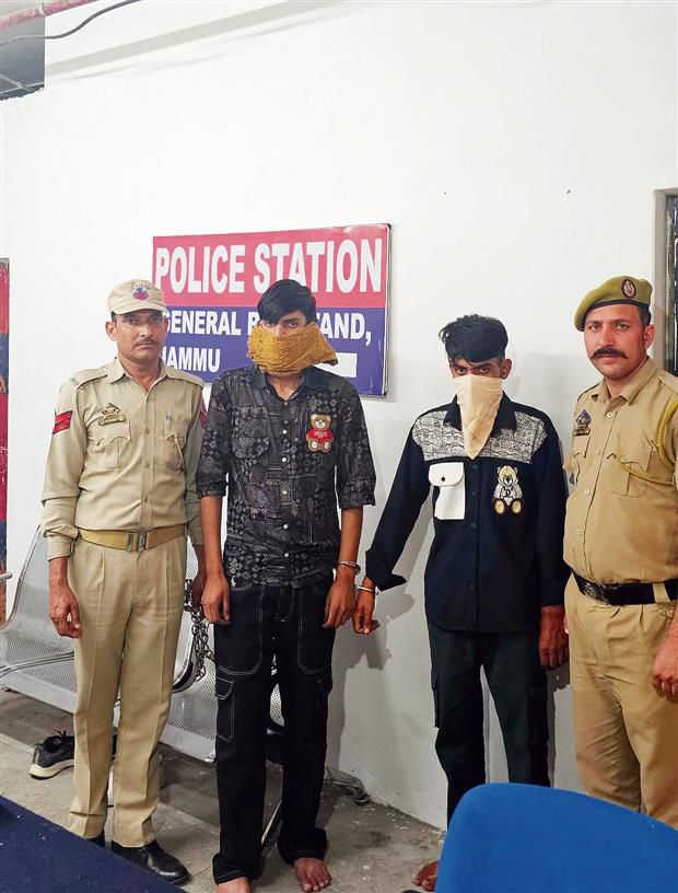 Drugs worth lakhs seized, five held in Jammu, Kathua
