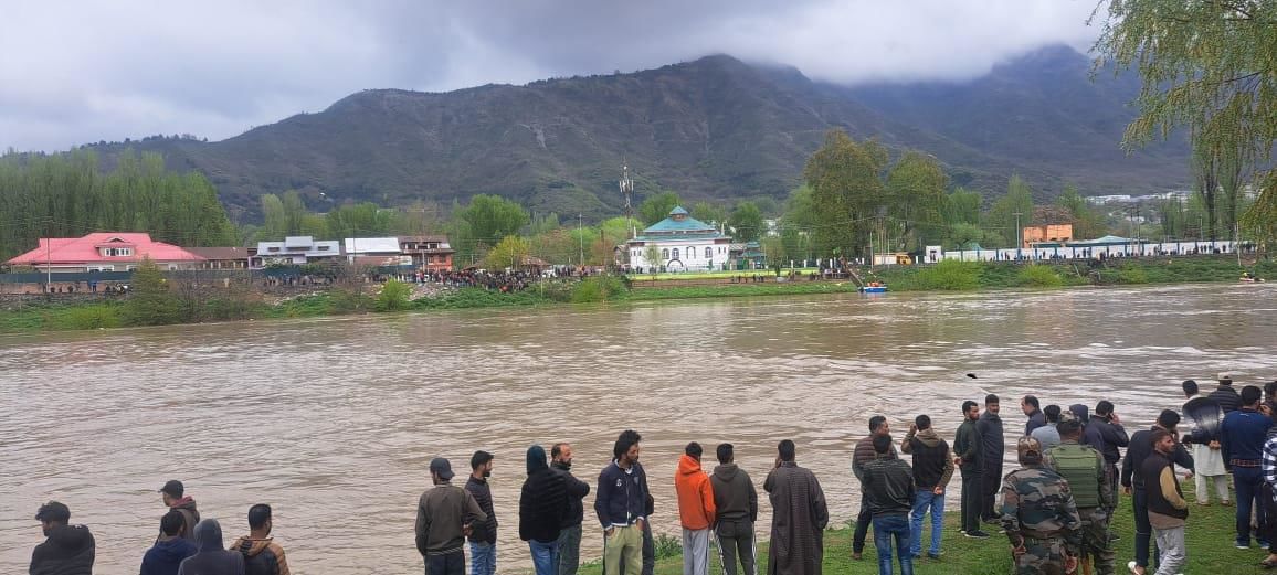 6 schoolchildren die after boat overturns in Jhelum river near Srinagar