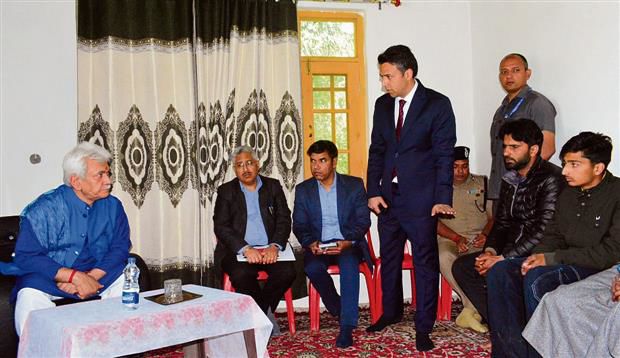 J&K Lieutenant-Governor Manoj Sinha meets families of Srinagar boat tragedy victims