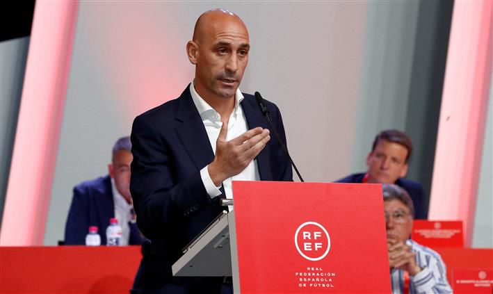 Spanish police detain ex-soccer federation head Rubiales on return to country amid corruption probe