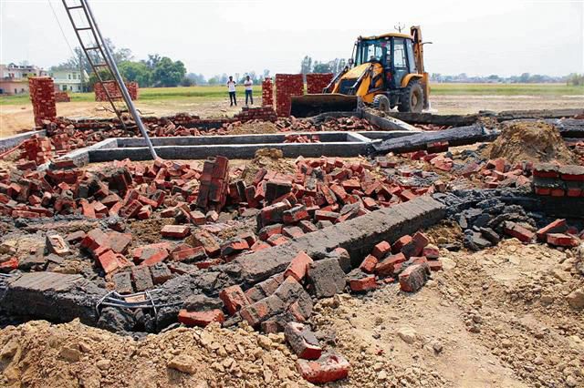 Illegal constructions razed in two Yamunanagar villages