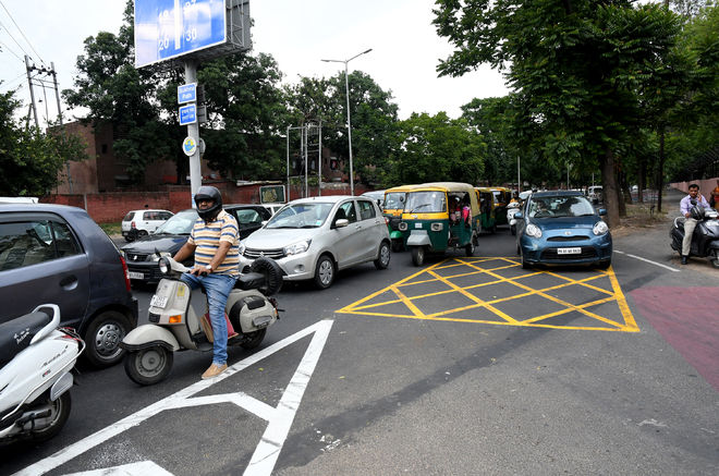 One-way traffic on Sector 26 road in Chandigarh during school timings