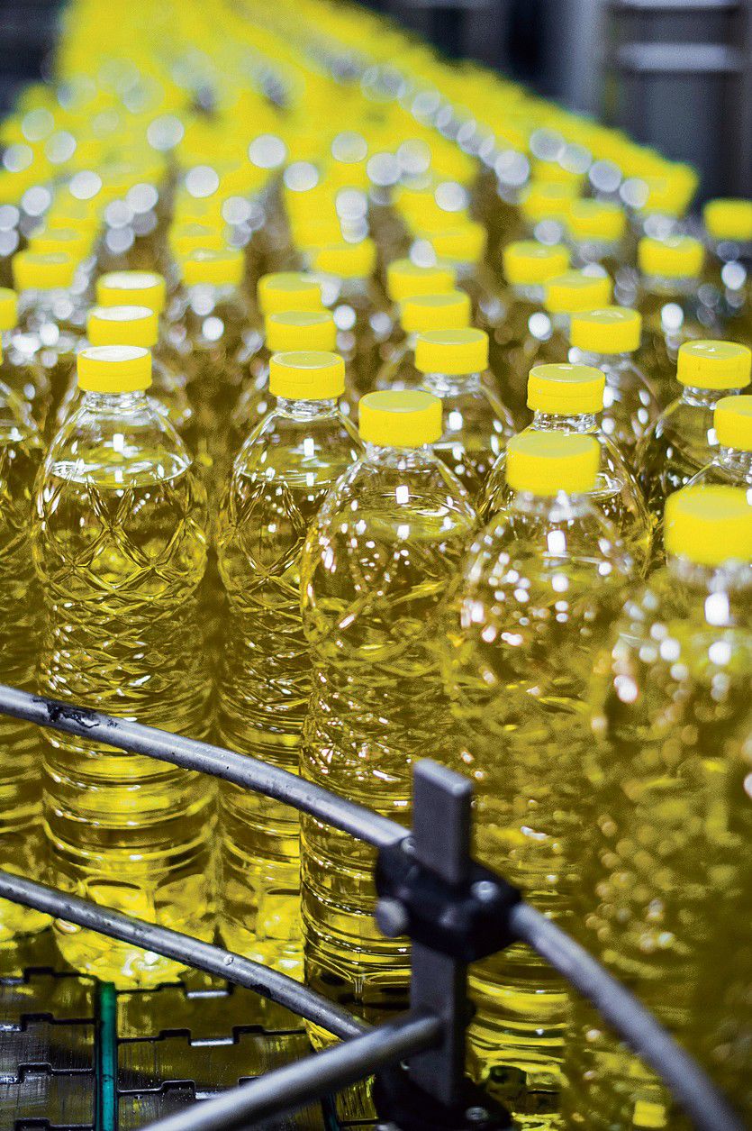 Sunflower oil imports hit 4.4 LMT in March, second highest ever