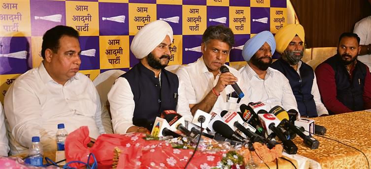 Finally, AAP, Congress hold joint public event in Chandigarh