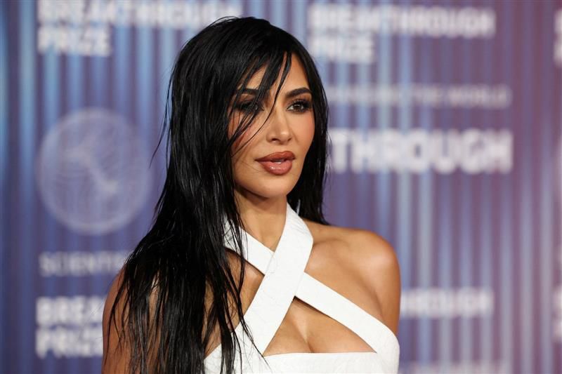 Kim Kardashian confirms rumours about her sleeping with eyes open, blow drying jewellery
