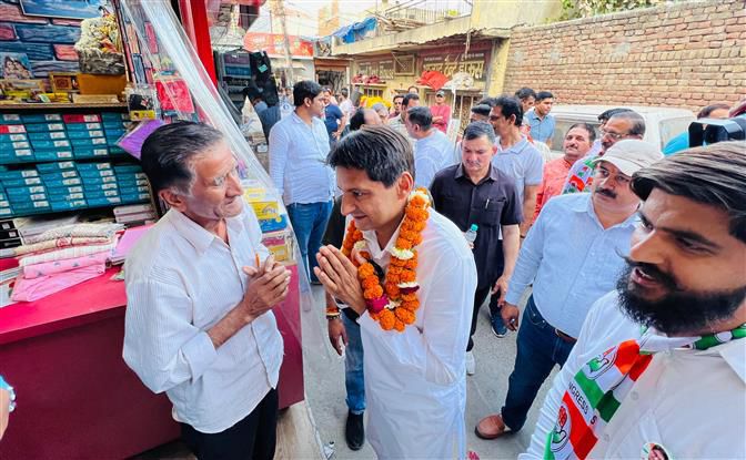Deepender Hooda, BJP MP Arvind Sharma intensify poll campaign in Rohtak