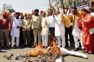 BJP workers hold protest, burn Delhi CM Kejriwal’s effigy