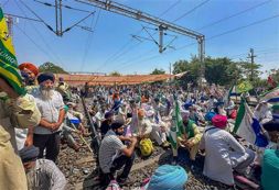 Punjab: ‘Rail roko’ protest by farmers at Shambhu disrupt train services for second day