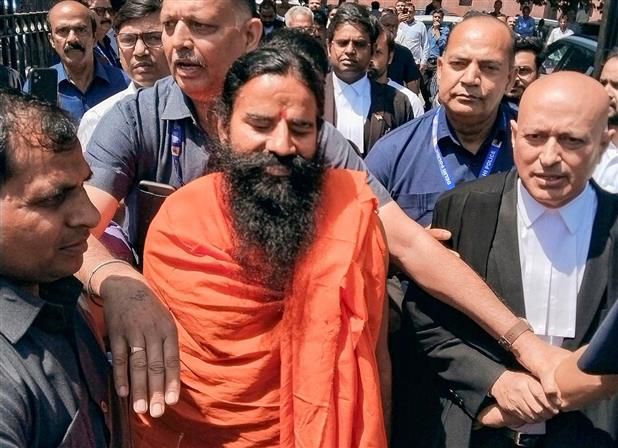 Whether sale of products whose licences were cancelled stopped: Supreme Court asks Patanjali
