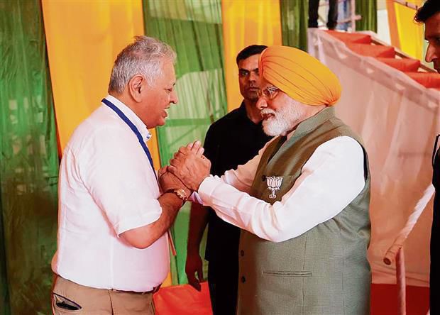 Punjab Diary: Proximity with leaders