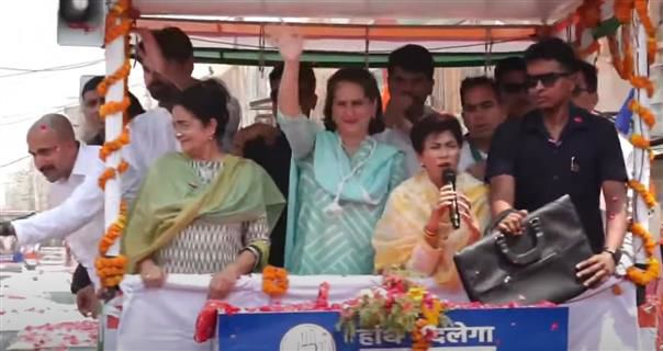 Priyanka Gandhi leads a roadshow for Kumari Selja in Sirsa