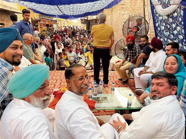 Campaign trail: A man of grassroots, SAD’s Anil Joshi prefers the common touch