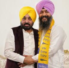 Akali Dal’s Chandigarh candidate Hardeep Singh who quit party joins AAP, boost for Congress' Manish Tewari