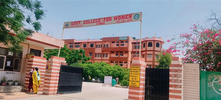 Students demand introduction of PG courses at Sirsa women’s college