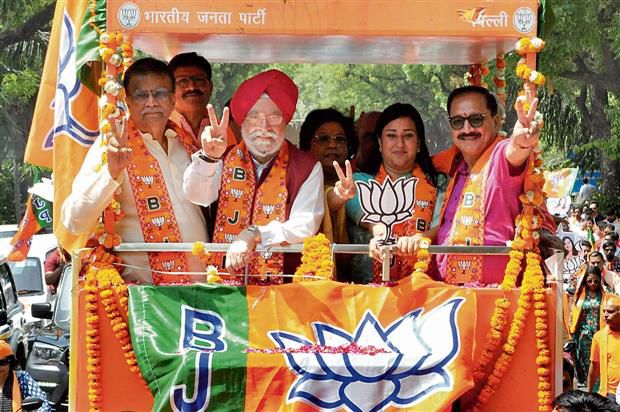BJP’s Bansuri Swaraj, AAP candidate Sahi Ram file nomination papers