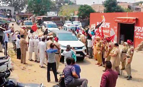 SKM workers show black flags to BJP Anandpur Sahib candidate Dr Subhash Sharma