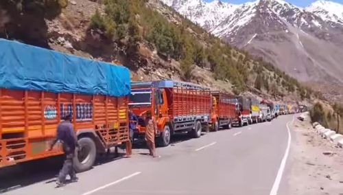 Manali-Leh highway closed for heavy vehicles, 200 trucks stuck near Darcha in Lahaul and Spiti