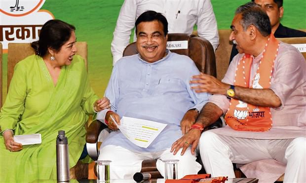 Vote for future of country, Nitin Gadkari tells Chandigarh residents