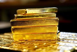 Gold climbs Rs 500; silver jumps Rs 400