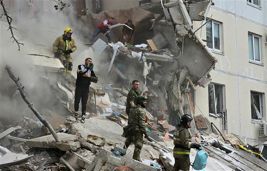 Apartment block collapses in Russian border city after heavy shelling, 6 killed