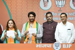 Former Congress leader Radhika Khera, actor Shekhar Suman join BJP