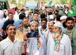 Padyatras mark last day of campaigning