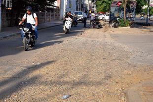 Amritsar: Year on, lane heading from GNDU to Khalsa College yet to be re-carpeted