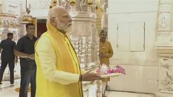 PM Modi offers prayers at Ram temple in Ayodhya, holds roadshow