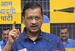 Supreme Court gives time to Delhi CM Arvind Kejriwal to settle dispute with complainant in defamation case
