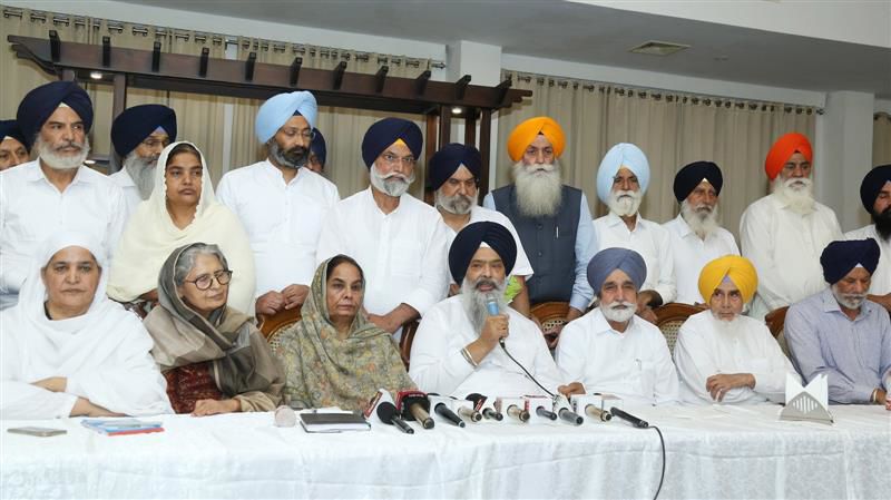 A section of Shiromani Akali Dal leaders discusses way forward for party, wants new leader in place of Sukhbir Badal