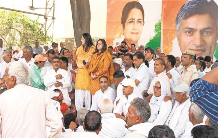 Kiran Choudhry, daughter Shruti part ways with Congress, to join BJP today