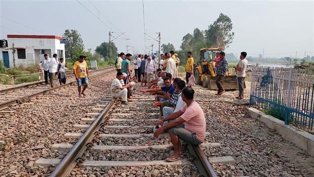 Kurukshetra: Residents protest slow pace of railway underpass work