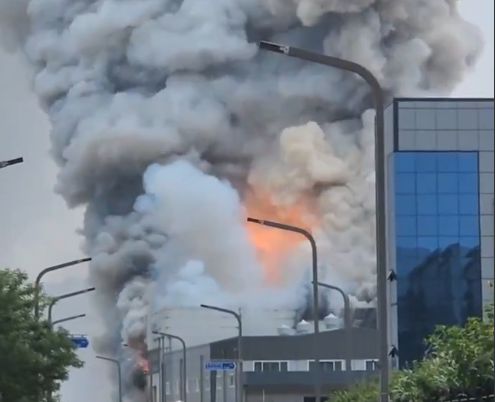 Fire at lithium battery factory in South Korea kills 22 mostly Chinese migrant workers