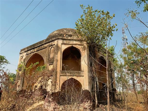 Nurdi Serai’s Mughal connect: The forgotten caravan serai in Tarn Taran