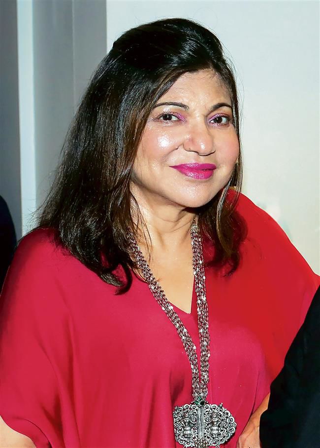 Renowned Singer Alka Yagnik reveals she has a ‘rare hearing loss’ due to viral attack