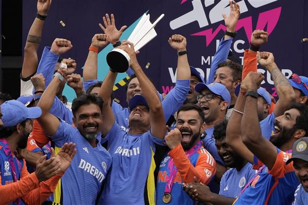 PM Modi dials Team India after T20 World Cup win; thanks Rahul Dravid for his contribution to Indian cricket